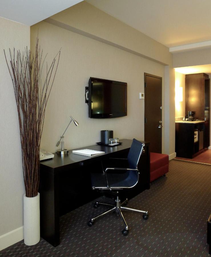 Armon Plaza Airpt, Trademark Collection By Wyndham Hotel Montréal